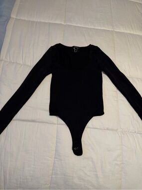 Forever 21 Black Long Sleeve Scoop Neck Bodysuit